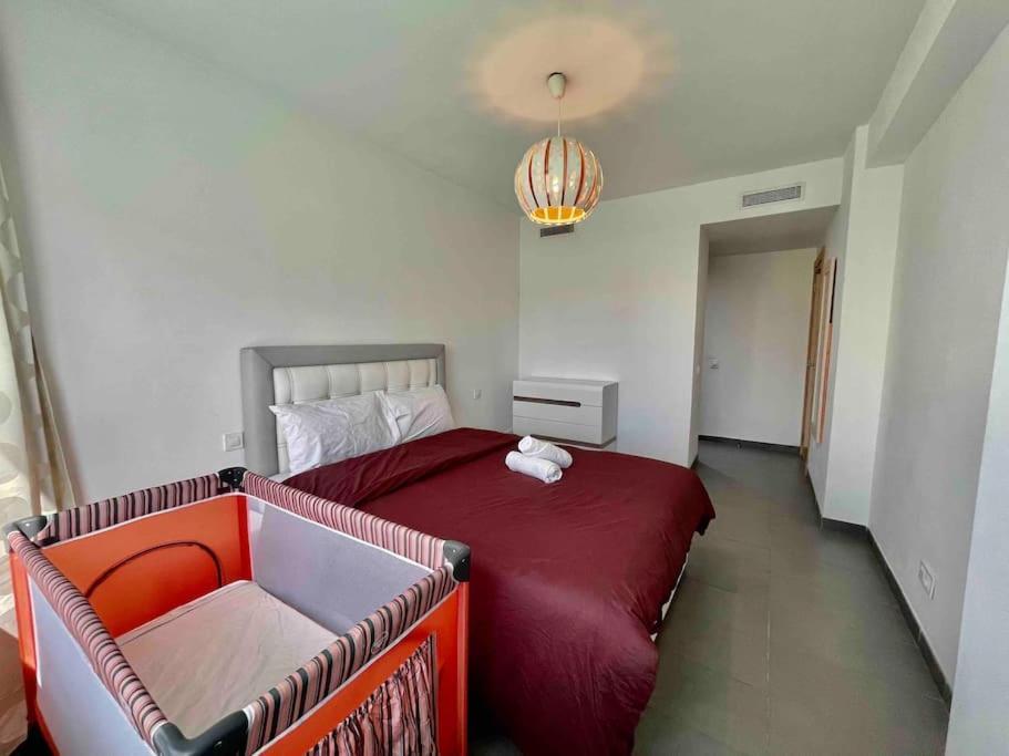 Hilton - 2 Bedrooms Downtown Apartment